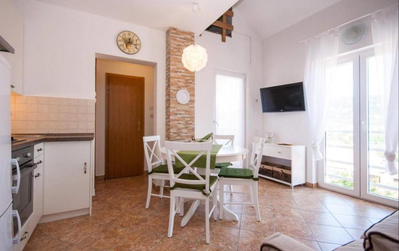 Apartment Helmut With Sea View Baška Dış mekan fotoğraf